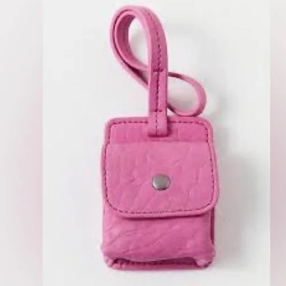 Free People Street Sounds Leather Pod Clip in Party Punch Pink NWT - Picture 1 of 5